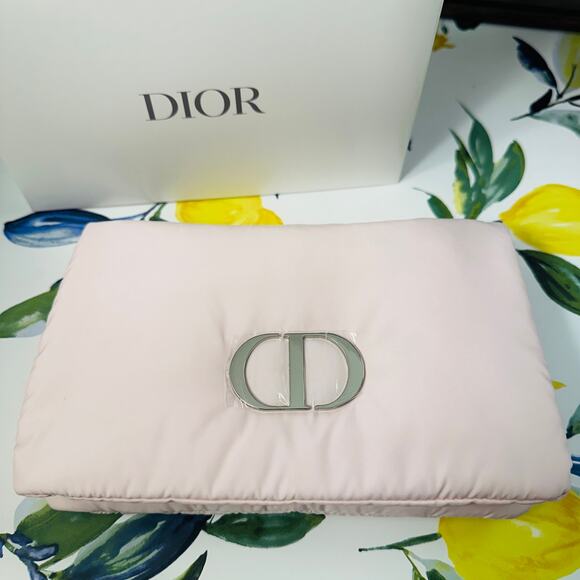 DIOR NEW Pink Clutch Cosmetic Beauty Bag with Silver "CD" Christian Dior - Picture 4 of 12